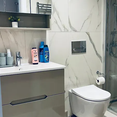 Prestige Near Diamond Mall Апартаменты *