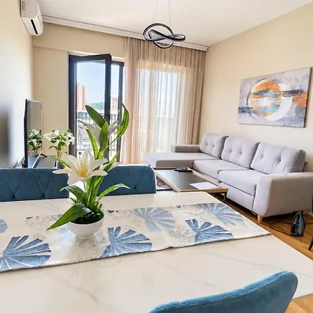 Prestige Near Diamond Mall * Üsküp